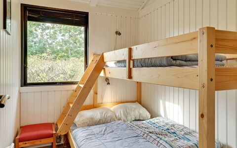 Avia - 500M from the Sea: Habitación, Cama, Madera, Litera, Lecho, Sábana, Marco De La Cama, Suelo, Diseño De Interiores, Casa