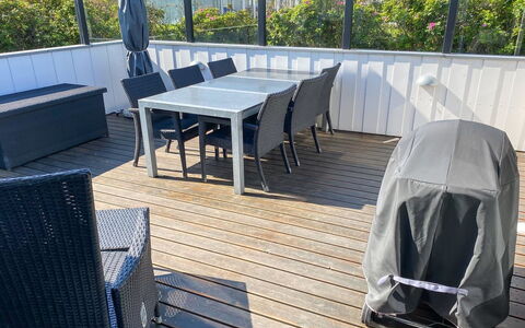 Laurits - 300M from the Sea: Piscina, Mueble Para Exteriores, Mueble, Recurso, Losa, Eco Hotel, Sombra, Silla, Ocio, Inmuebles