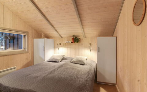 Lovisa - 500M from the Sea: Mueble, Diseño De Interiores, Silla, Piso, Mesa, Recurso, Suelo, Techo, Habitación, Eco Hotel
