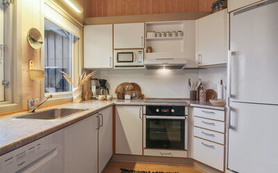 Lovisa - 500M from the Sea