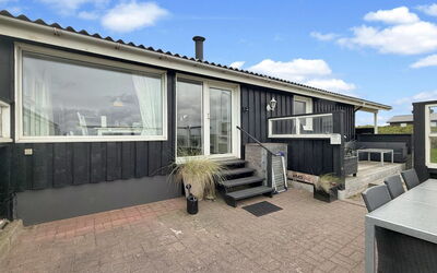 Steffenie - 400M from the Sea