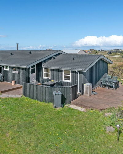 Bertil - 400M from the Sea
