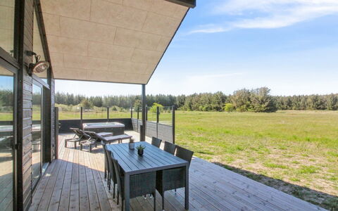 Ambra - 950M from the Sea: Techo, Casa, Puerta, Cabaña, Sombra, Vía Muerta, Yarda, Inmuebles, Patio Interior