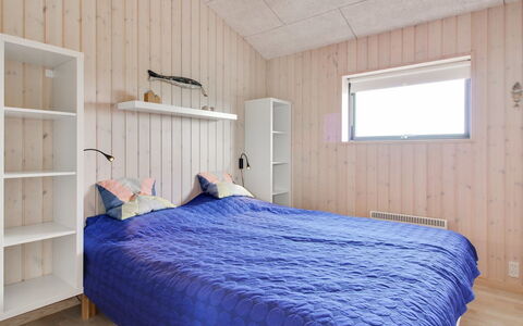 Mikkel - 300M from the Sea: Madera, Habitación, Techo, Suelo, Piso, Cama, Sábana, Lecho, Habitación, Marco De La Cama
