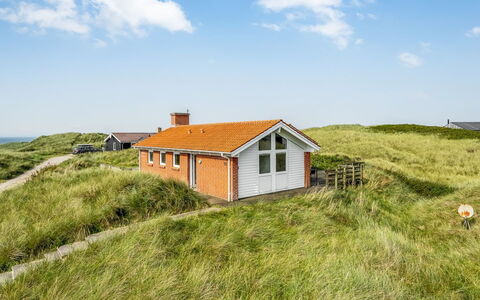Broder - 150M from the Sea: Casa, Casa, Puerta, Techo, Cabaña, Inmuebles, Jardín, Sombra, Vía Muerta, Yarda