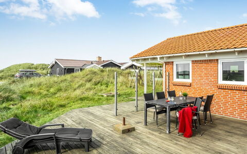 Broder - 150M from the Sea: Casa, Casa, Puerta, Techo, Cabaña, Inmuebles, Jardín, Sombra, Vía Muerta, Yarda