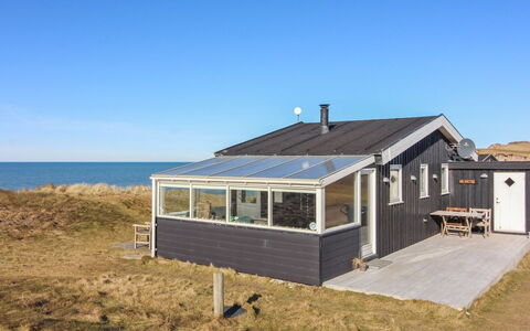 Freydis - 92M from the Sea: Cabaña, Patio Interior, Yarda, Edificios Del Jardín, Cobertizo, Vía Muerta, Mueble Para Exteriores, Cuarto De Troncos, Estructura Al Aire Libre, Choza
