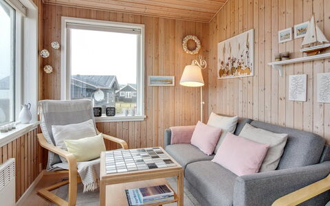 Freydis - 92M from the Sea: Cabaña, Patio Interior, Yarda, Edificios Del Jardín, Cobertizo, Vía Muerta, Mueble Para Exteriores, Cuarto De Troncos, Estructura Al Aire Libre, Choza