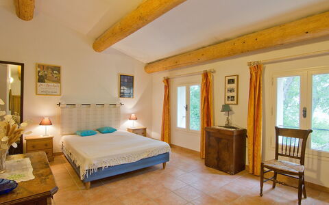 Les Cotes: Habitación, Mueble, Propiedad, Habitación, Cama, Edificio, Diseño De Interiores, Sábana, Marco De La Cama, Casa