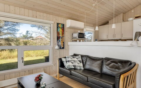 Söhnke - 400M from the Sea: Madera, Diseño De Interiores, Piso, Habitación, Suelo, Techo, Casa, Sala, Mueble, Madera Dura