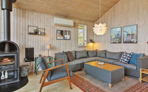 Sari - 600M from the Sea: Piscina, Mueble Para Exteriores, Mueble, Recurso, Losa, Eco Hotel, Sombra, Silla, Ocio, Inmuebles