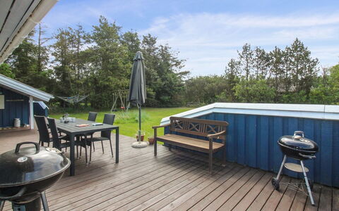 Sari - 600M from the Sea: Piscina, Mueble Para Exteriores, Mueble, Recurso, Losa, Eco Hotel, Sombra, Silla, Ocio, Inmuebles