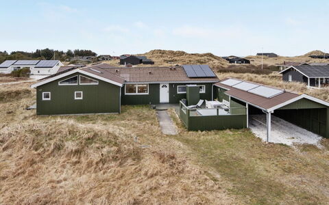 Elco - 450M from the Sea: Madera, Casa, Cabaña, Casa, Techo, Área Rural, Vía Muerta, Cuarto De Troncos, Edificios Del Jardín, Madera Dura