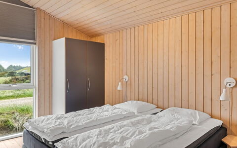 Eelin - 275M from the Sea: Madera, Techo, Diseño De Interiores, Piso, Suelo, Habitación, Habitación, Cama, Manchas De Madera, Madera Dura