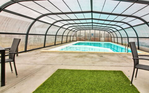 Emiliana - 500M from the Sea: Planta De La Comunidad, Luz De Sol, Planta Herbácea, Jardín, Plantación, Agricultura, Granja