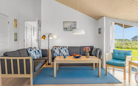 Anya - 650M from the Sea: Mueble, Diseño De Interiores, Piso, Suelo, Sofá, Madera, Techo, Habitación, Mesa, Sala