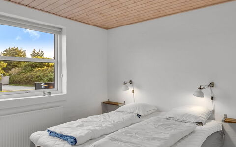 Berenika - 500M from the Sea: Pared, Techo, Madera, Diseño De Interiores, Habitación, Cama, Piso, Suelo, Lecho, Encendiendo
