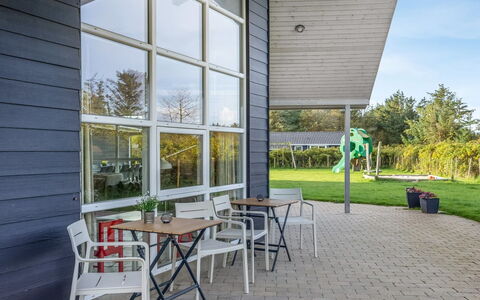 Berenika - 500M from the Sea: Mueble, Silla, Sombra, Cocina Y Comedor Mesa, Mueble Para Exteriores, Techo, Jardín, Mesa Al Aire Libre, Césped, Yarda
