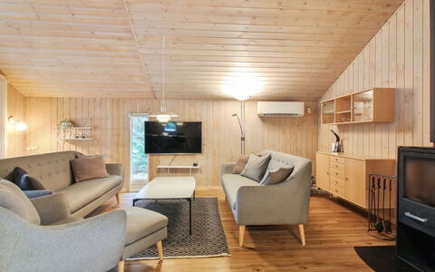 Elsemaria - 1.3Km from the Sea: Techo, Casa, Barrio Residencial, Casa, Inmuebles, Cabaña, Diseño