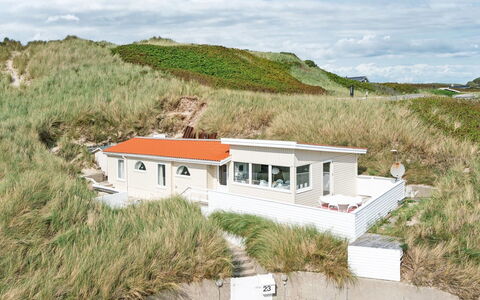 Franja - 100M from the Sea: Madera, Casa, Cabaña, Casa, Techo, Área Rural, Vía Muerta, Cuarto De Troncos, Edificios Del Jardín, Madera Dura