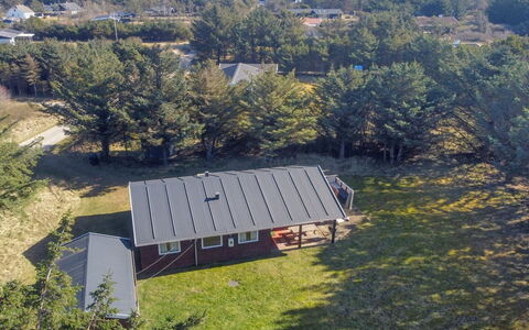 Lis - 300M from the Sea: Casa, Casa, Techo, Barrio Residencial, Llanura, Paisaje, El Terreno Del Lote, Área Rural, Asentamientos Humanos, Cabaña