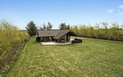 Harri - 850M from the Sea
