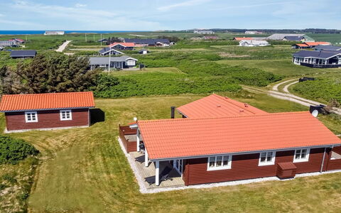 Armgard - 300M from the Sea: Hierba, Pradera, El Terreno Del Lote, Cabaña, Área Rural, Prado, Edificios Del Jardín, Jardín, Cobertizo