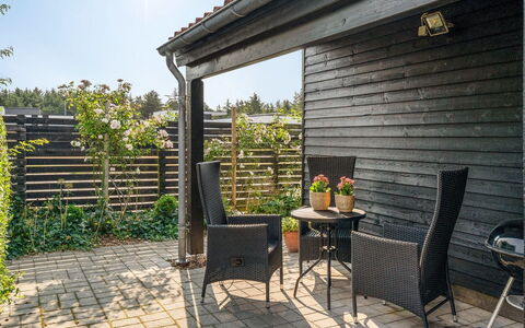 Pelagija - 900M from the Sea: Madera, Mueble Para Exteriores, Mueble, Maceta, Mesa Al Aire Libre, Jardín, Porche, Sombra, Silla