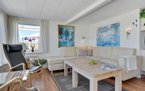 Ecaterina - 100M from the Sea: Mueble, Madera, Diseño De Interiores, Suelo, Piso, Sofá, Sala, Suelos De Madera, Silla