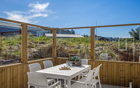 Marius - 200M from the Sea: Madera, Casa, Cabaña, Casa, Techo, Área Rural, Vía Muerta, Cuarto De Troncos, Edificios Del Jardín, Madera Dura