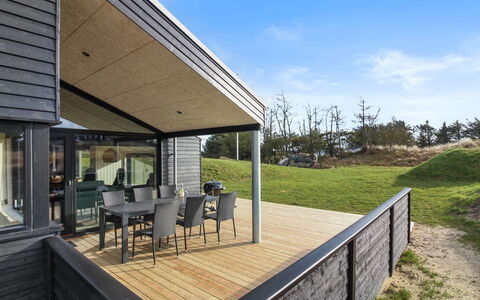 Vanamo - 300M from the Sea: Madera, Casa, Porche, Cubierta, Madera Dura, Techo, Manchas De Madera, Suelos De Madera, Eco Hotel