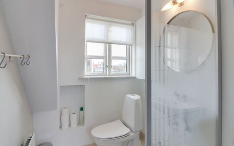 Evangelina - 350M from the Sea: Diseño De Interiores, Pared, Piso, Arreglo De Tubería, Suelo, Baño, Techo, Plomería, Encendiendo, Habitación