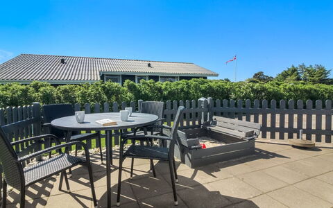 Engelbrecht - 400M from the Sea