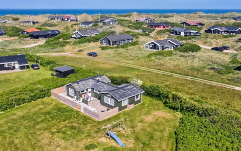 Nore - 350M from the Sea: Madera, Casa, Cabaña, Casa, Techo, Área Rural, Vía Muerta, Cuarto De Troncos, Edificios Del Jardín, Madera Dura