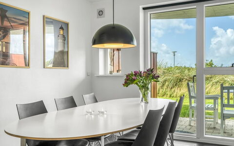Keimo - 600M from the Sea: Techo, Piso, Diseño De Interiores, Suelo, Material Compuesto, Mueble, Recurso, Hotel, Diseño, La Luz Del Día