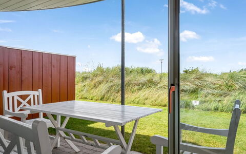 Keimo - 600M from the Sea: Techo, Piso, Diseño De Interiores, Suelo, Material Compuesto, Mueble, Recurso, Hotel, Diseño, La Luz Del Día