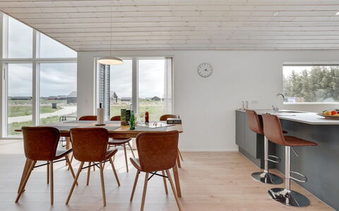 Arlina - 1.5Km from the Sea: Madera, Casa, Porche, Cubierta, Madera Dura, Techo, Manchas De Madera, Suelos De Madera, Eco Hotel