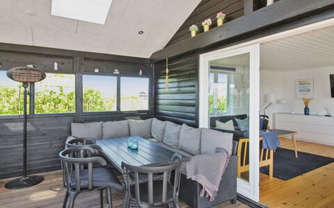 Nehat - 300M from the Sea: Madera, Piso, Mueble, Suelo, Suelos De Madera, Diseño De Interiores, Techo, Casa, Madera Dura, Tablón