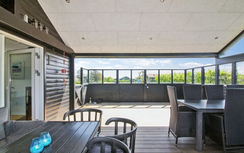 Nehat - 300M from the Sea: Mueble, Piso, Suelo, Diseño De Interiores, Madera, Techo, Suelos De Madera, Silla, Mesa, Encendiendo