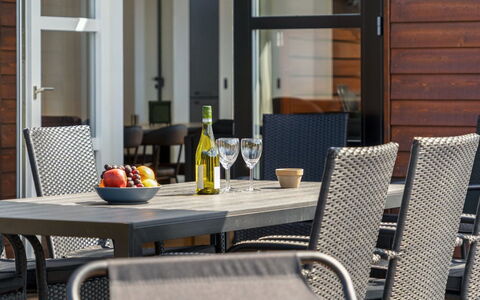 Moreen - 1.5Km from the Sea: Mueble, Mueble Para Exteriores, Silla, Madera, Mesa, Cocina Y Comedor Mesa, Mesa Al Aire Libre, Comedor, Patio, Manchas De Madera
