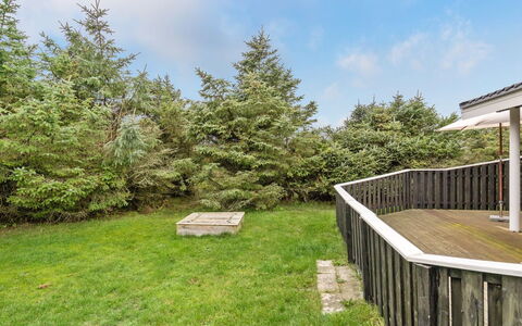 Bernadet - 425M from the Sea: Casa, Casa, Puerta, Techo, Cabaña, Inmuebles, Jardín, Sombra, Vía Muerta, Yarda