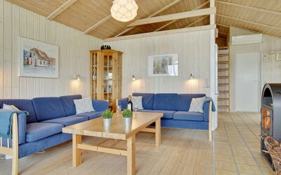 Viktoria - 400M from the Sea