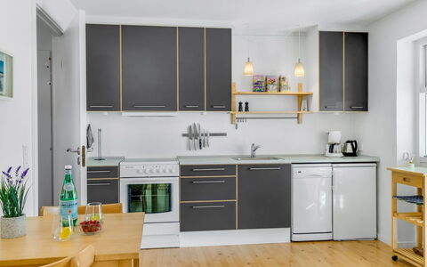 Adla - 450M from the Sea: Cocina, Aparato De Cocina, Mostrador, Mueble, Electrodoméstico, Piso, Diseño De Interiores, Gabinetes, Madera, Electrodoméstico