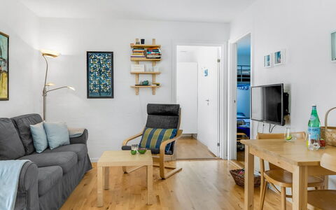 Adla - 450M from the Sea: Mueble, Diseño De Interiores, Piso, Sofá, Suelo, Pared, Madera, Sala, Habitación, Techo