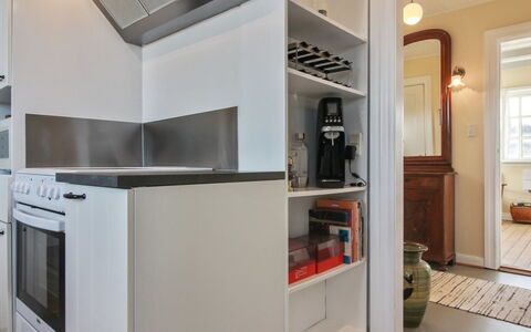 Fania - 200M from the Sea: Aparato De Cocina, Cocina, Diseño De Interiores, Electrodoméstico, Mostrador, Piso, Gabinetes, Madera, Mueble, Suelo
