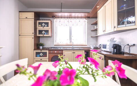 Villa Sole Martina Franca: Mueble, Diseño De Interiores, Cocina, Madera, Aparato De Cocina, Mostrador, Gabinetes, Electrodoméstico, Habitación, Encendiendo