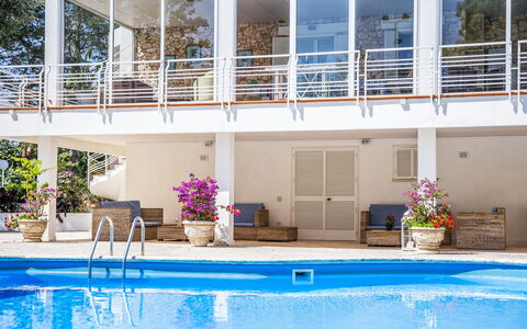 Villa Sole Martina Franca: Piscina, Recurso, Material Compuesto, Mueble Para Exteriores, Sombra, Porche, Eco Hotel, Ocio, Balcón, Silla