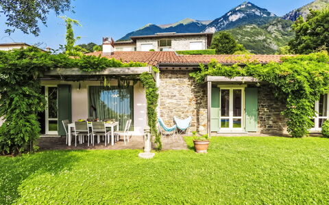 Villa Ulivo: Casa, Arbusto, Casa, Jardín, Cobertura Del Suelo, Cordillera, Cabaña, Césped, Inmuebles, Hacienda