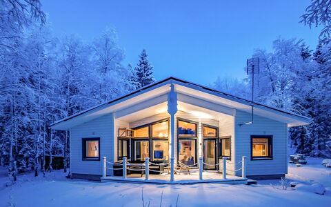 Villa Rukan Kesäniemi: Madera, Vía Muerta, Cabaña, Casa, Casa, Tablón, Edificios Del Jardín, Cuarto De Troncos, Madera Dura, Porche