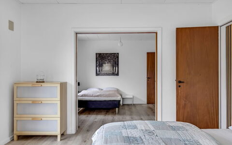 Solmaz - 3.5Km from the Sea: Cama, Piso, Diseño De Interiores, Habitación, Suelo, Pared, Mueble, Madera, Sábana, Lecho